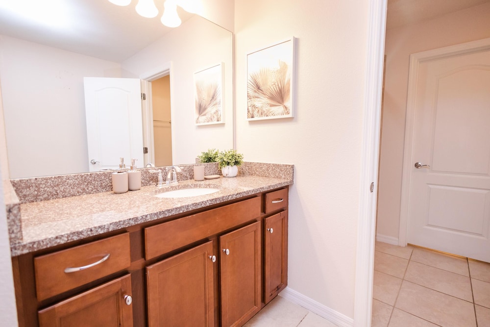 1643 LA - Luxurious Retreat Windsor at Westside