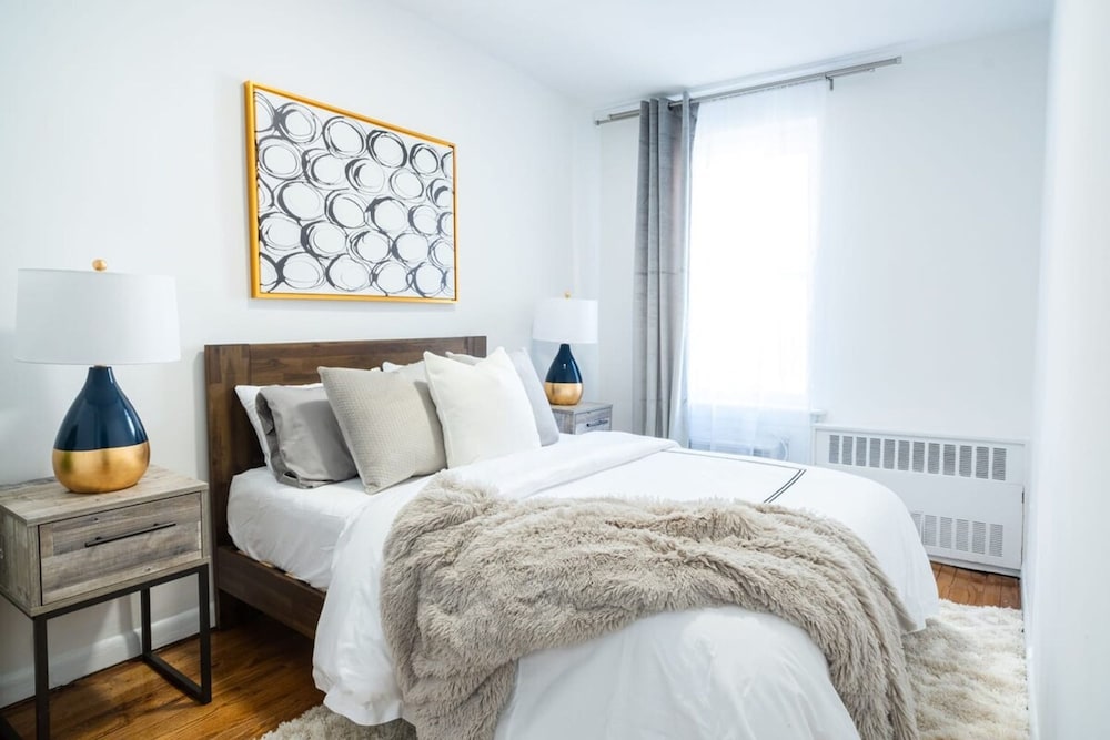 49-4a Prime Midtown Newly 2BR WD