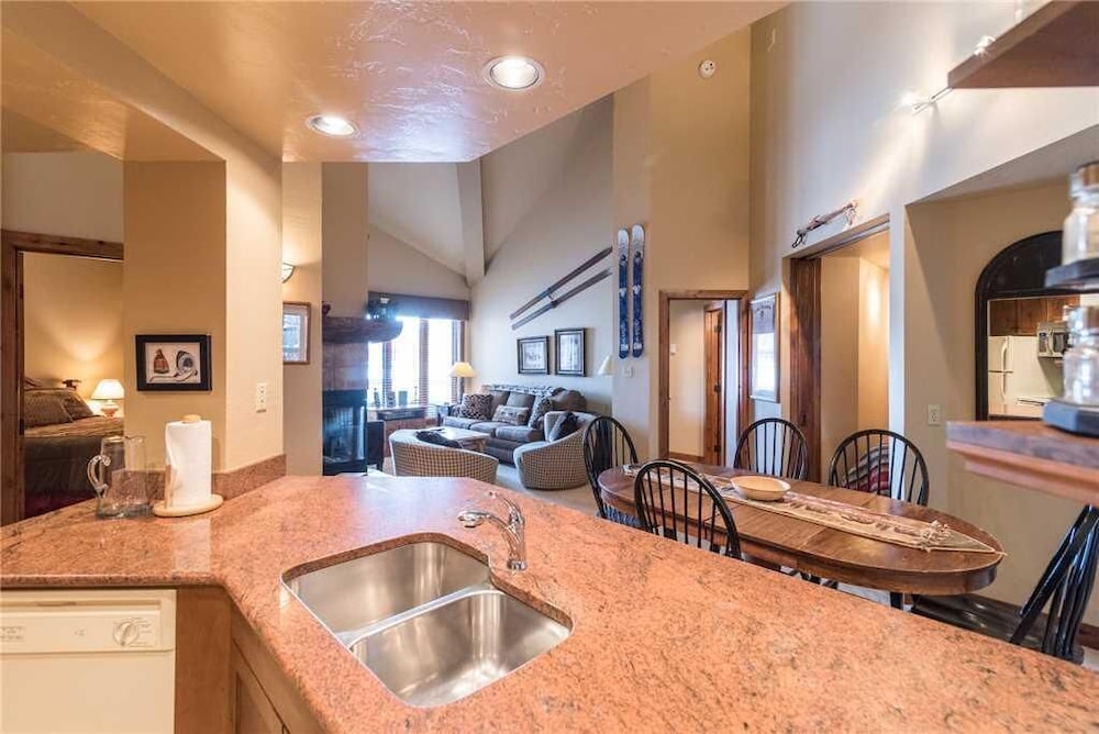 1301 Trappeur's Lodge, Trappeur's Crossing Apartment 3