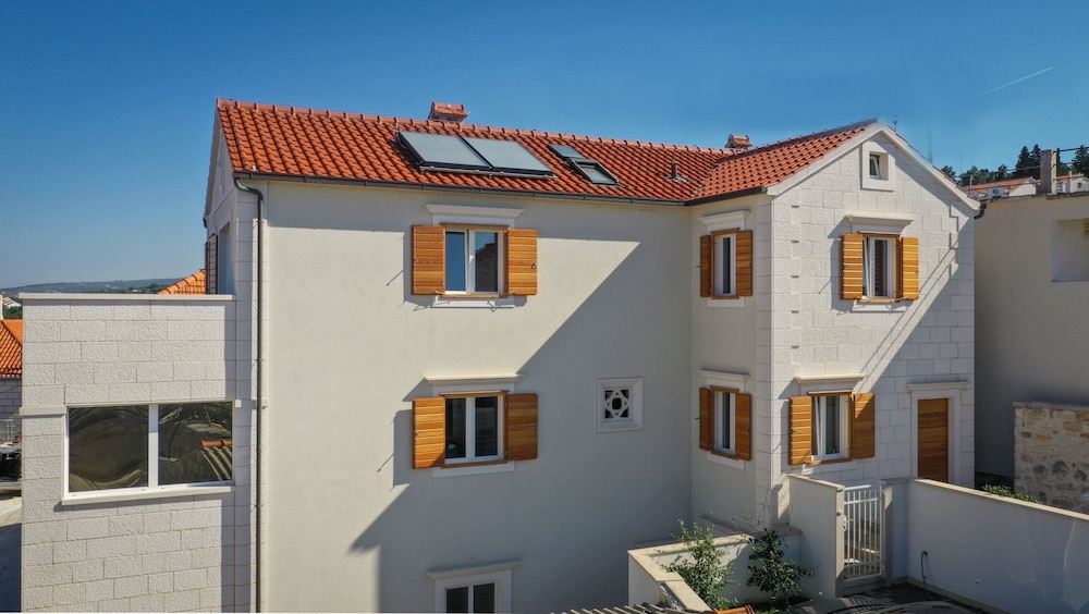 Apartment M&J