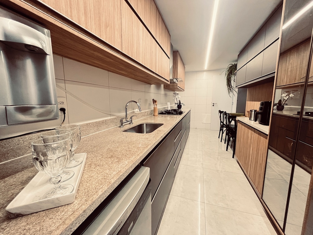 CM 304 - luxo conforto em frente ao mar