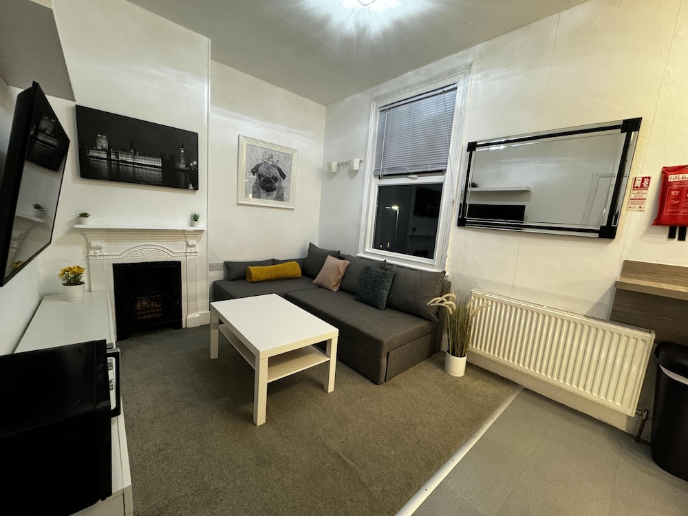 Onsite Apartments in Central Brentwood