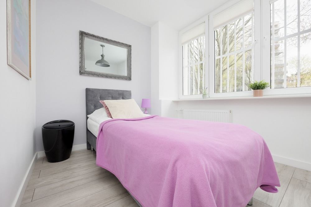 Schillera Apartment by Renters view 4