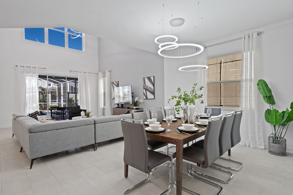Chic 5bed Retreat Perfect for Family Getaways