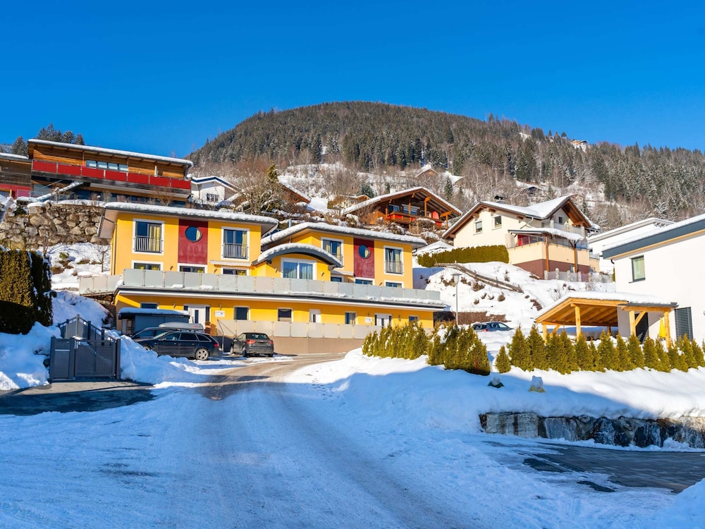 Spacious Chalet in Piesendorf With Sauna