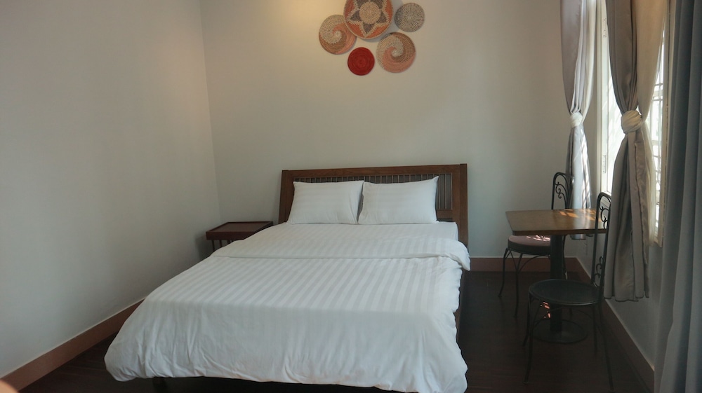 Em Am Homestay - West Lake