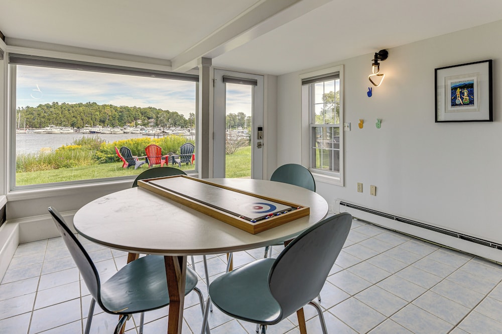 Waterfront Getaway: Lake Champlain Family Retreat!