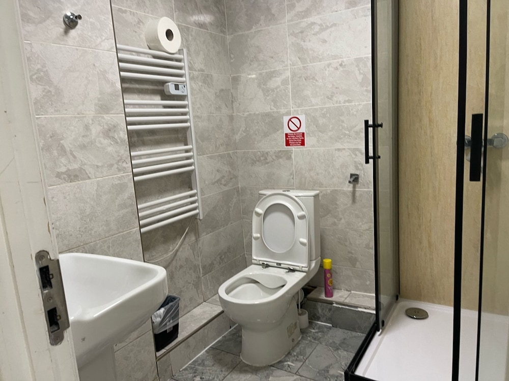 Rahman Hostel - Manchester