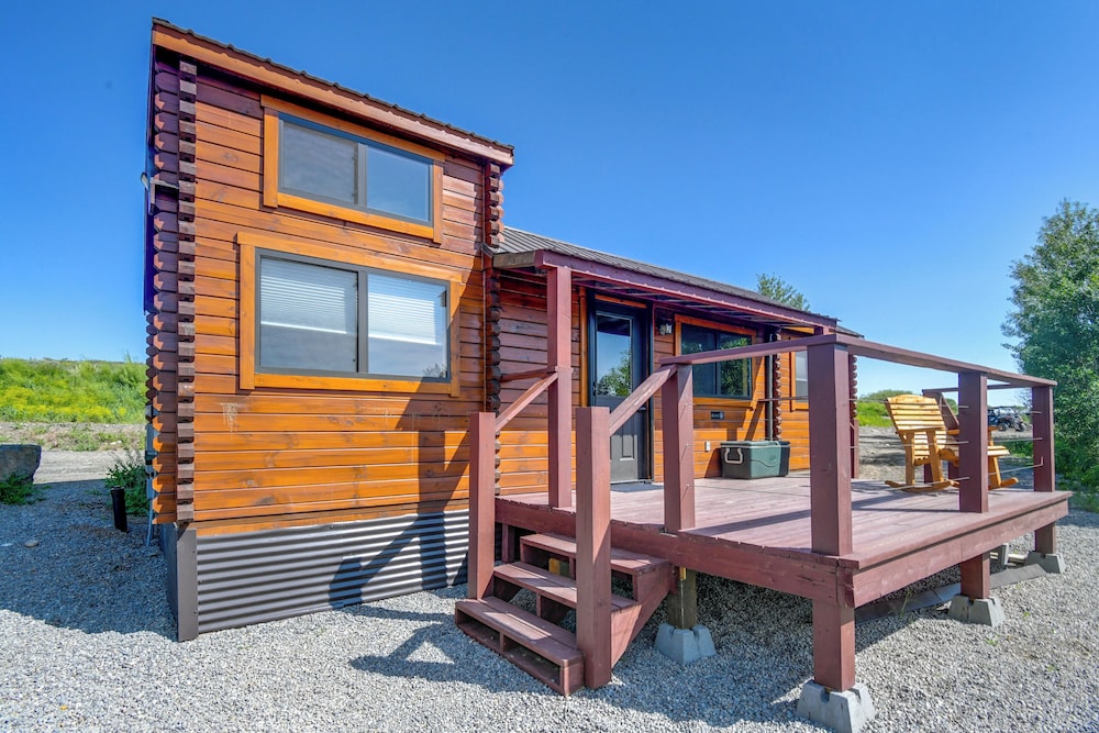 Teton Mtn Views: Peaceful Riverfront Cabin!