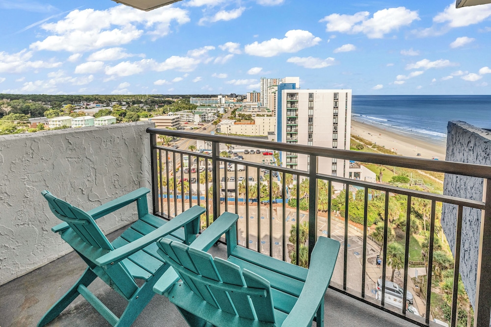 Beachfront Haven 1BR Condo with Balcony