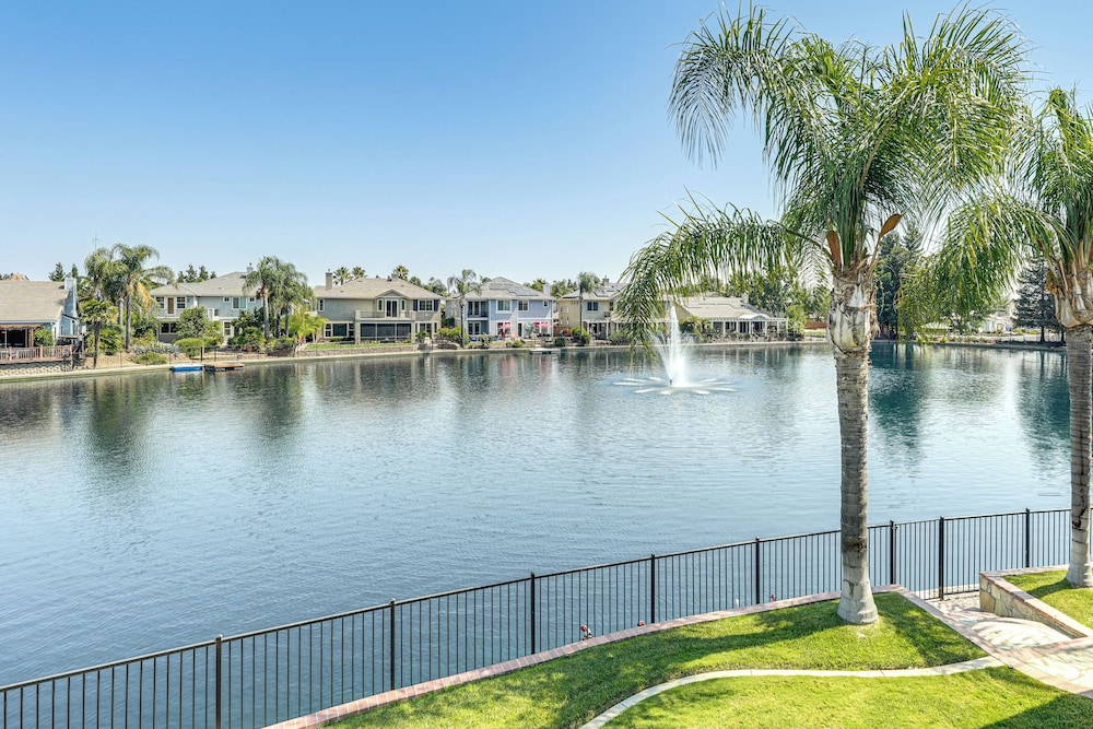 3 Mi to Main St Tracy: Homey Retreat w/ Game Room!