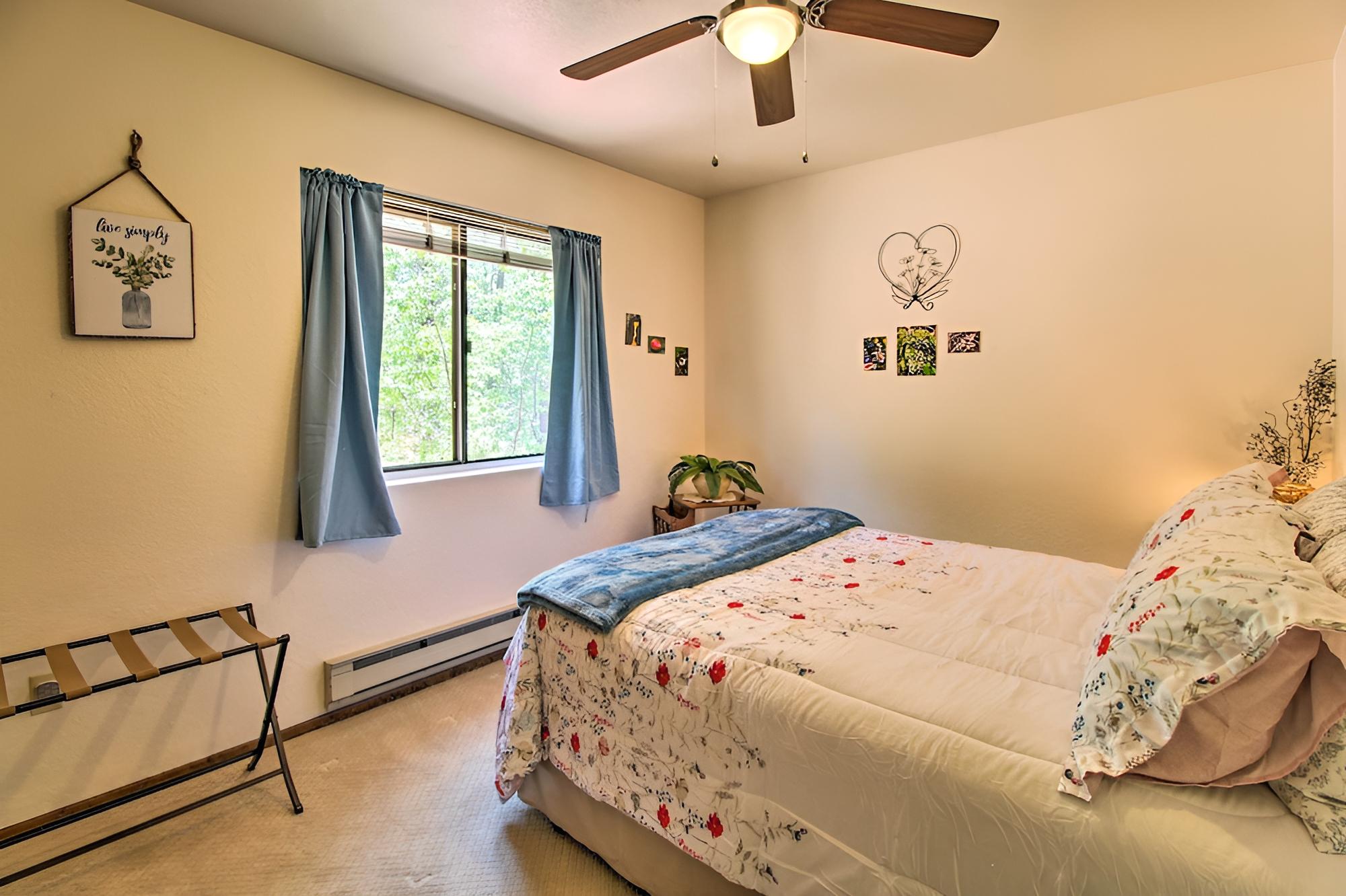 Homey Pinetop-lakeside Gem Near Lake + Trails view 4