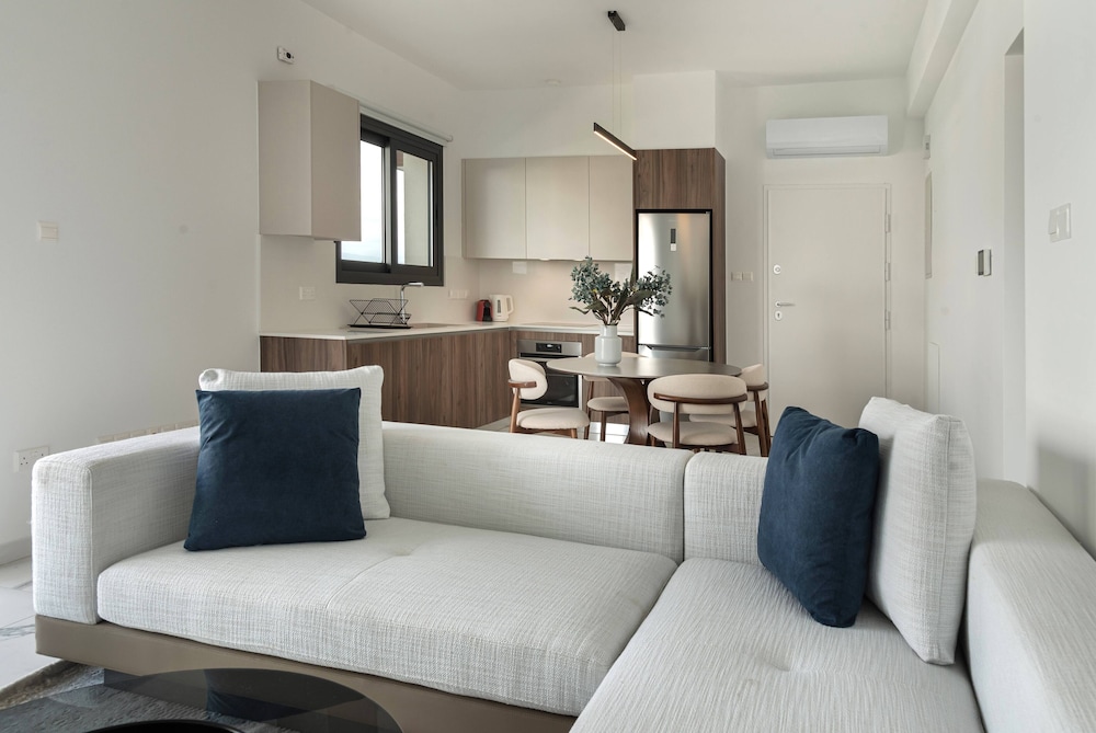 Phaedrus Living: Limassol Opalia Residences Jade