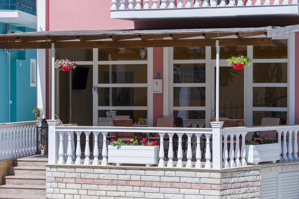 Villa Antonis