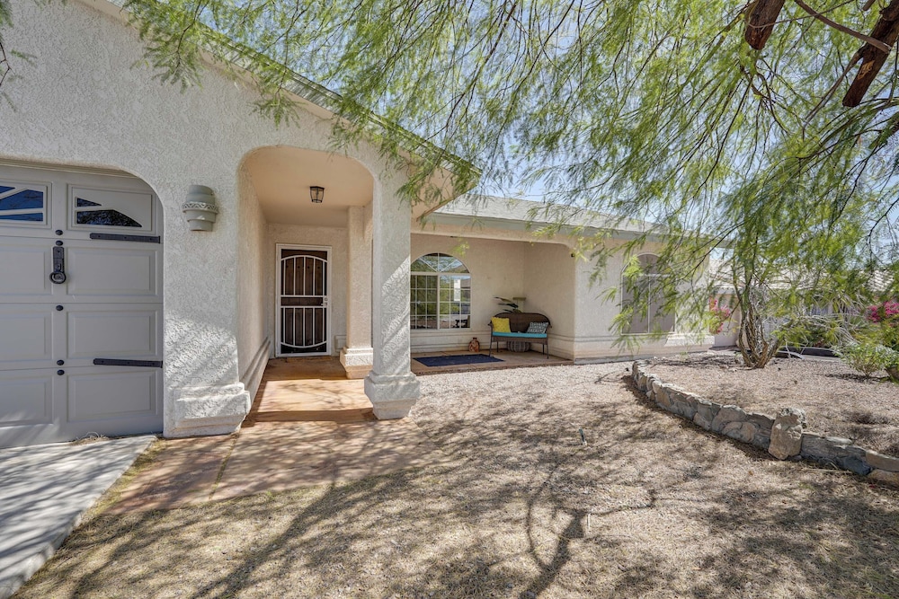 Havasu Paradise w/ Private Pool, Hot Tub & Casita!
