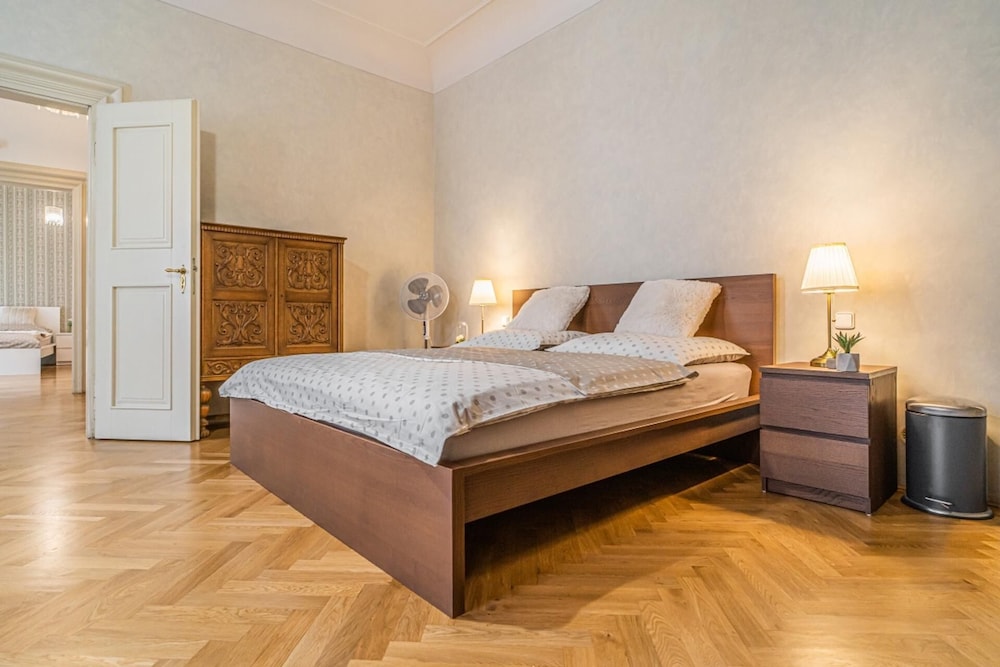 2 Bed Flat - Sleeps 6 - Pets - Wifi