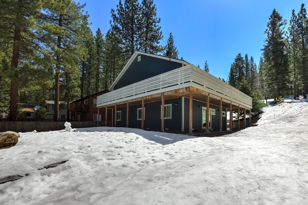 Amachen Cabin - Pet & Family Friendly - Woof Woof! view 3