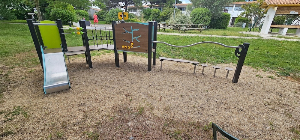 Apartment in Ars-en-re Near Bird Sanctuary