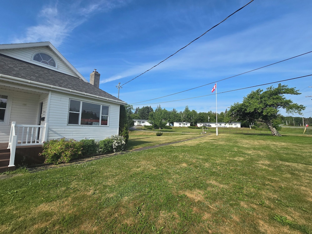 MacNeil's Motel