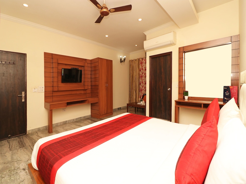 OYO 13773 The Shoba Estate