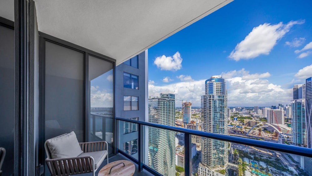 Cityscape Retreat Stylish 1BR