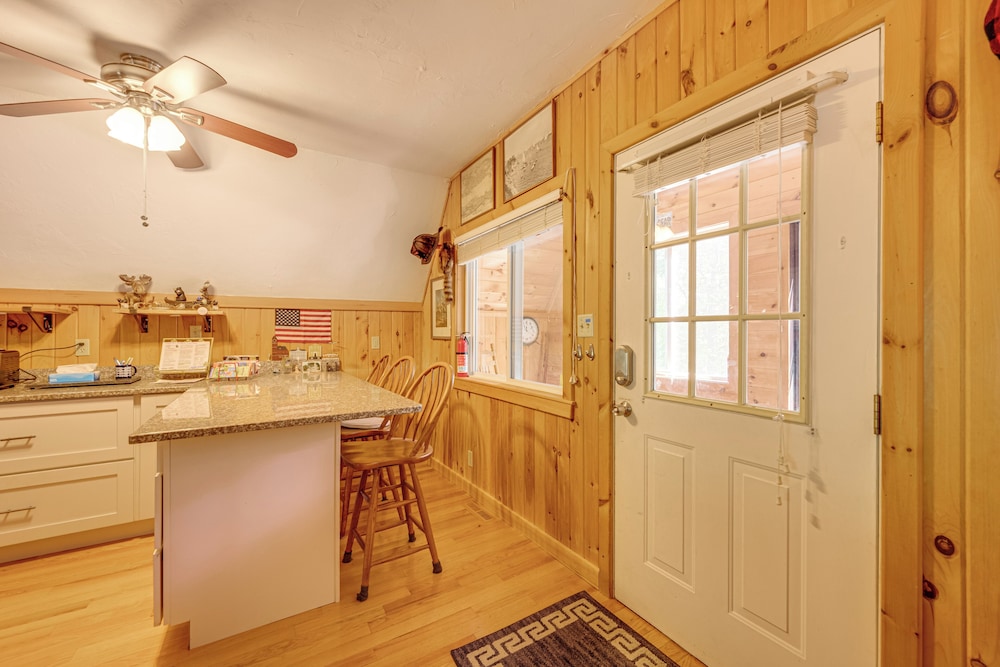 Walk to Beach & Playground: Charming Madison Cabin