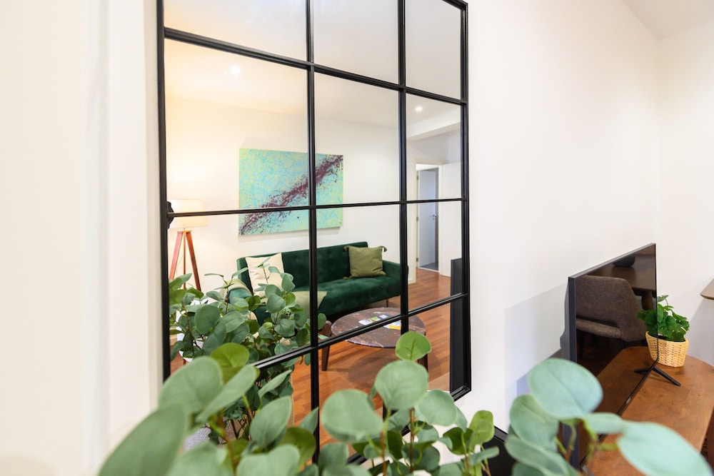 M Mal71a Moderno Piso de 2 Dormitorios con Terra