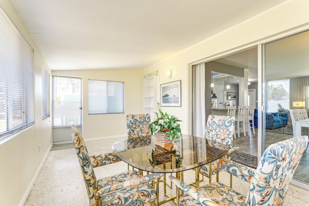 4 Mi to Venice Beach: Home w/ Patio & Yard