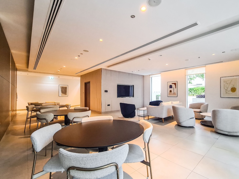 Fancy Apartment With Mesmerizing Canal Views