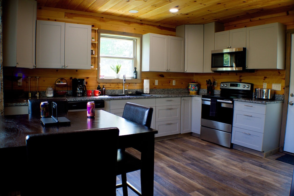 Vixen Run 4 Bedroom Cabin