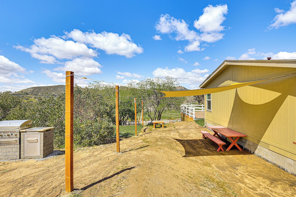 Near Ramona Wineries: Mtn-view Haven w/ Large Yard