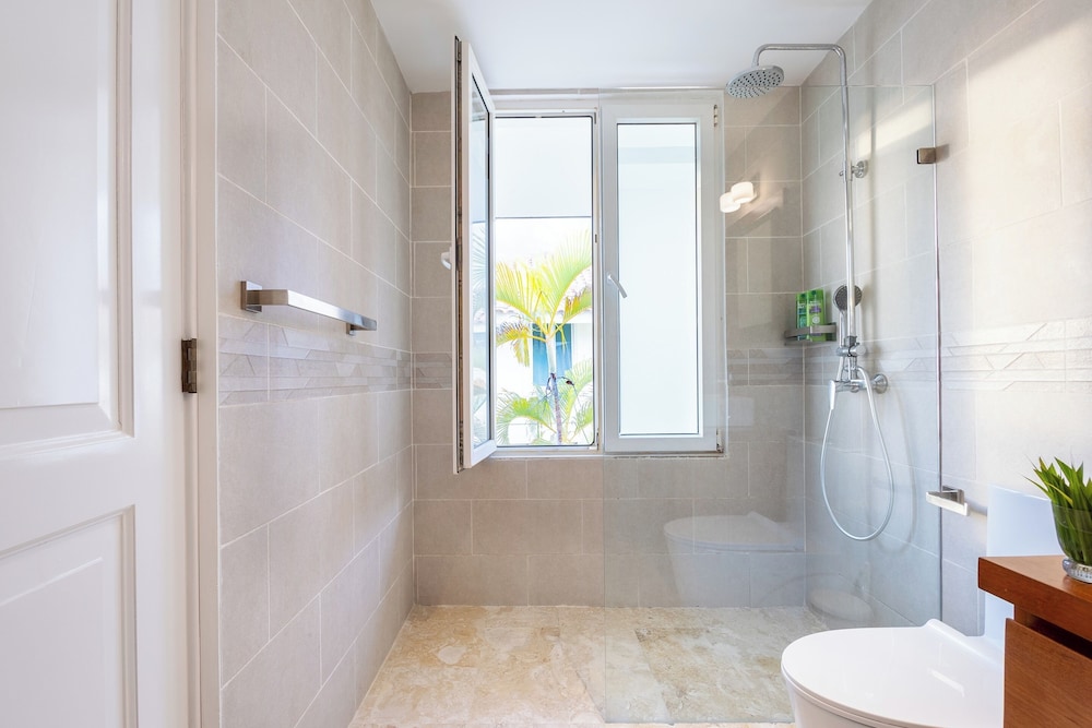Villa Buganvilla 252 - 4BR Pool Jacuzzi Golf