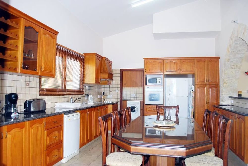 Impressive Large Villa Huge Heated Pool Garden
