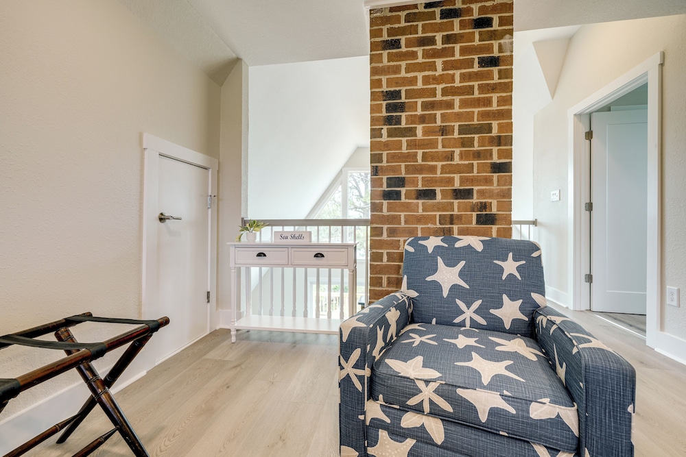 Private Dock & Beach Access: Outer Banks Area Home