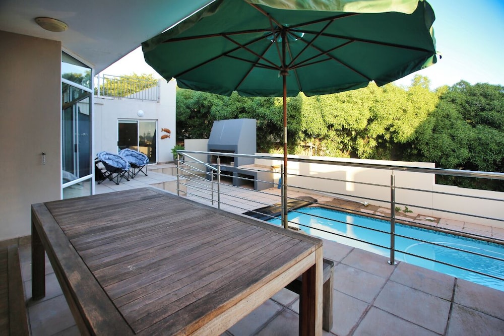 Tasties' Langebaan 8 Sleeper