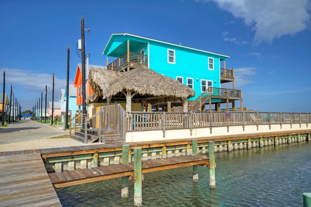 Marlin Madness by Avantstay Waterfront Getaway w Community Pool Boat Dock