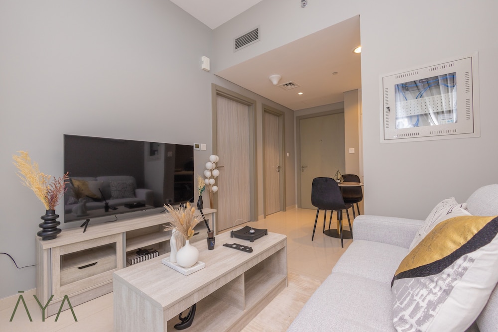 Aya - Aqua Canal/ One-Bedroom Retreat at ZADA Tower