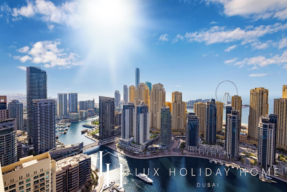 LUX The Vida Marina Residence