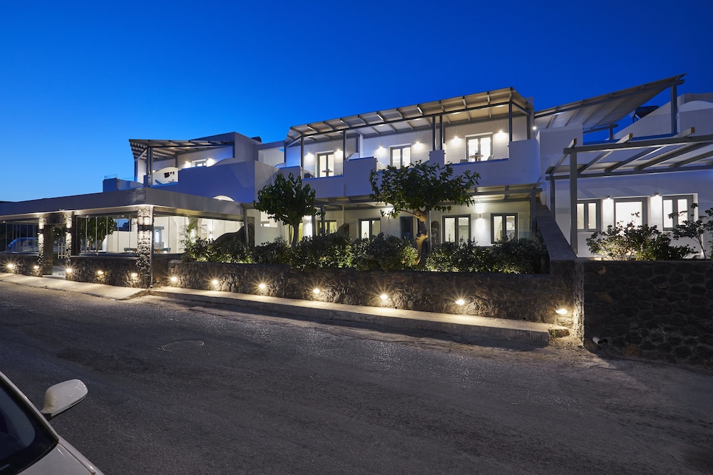 Amara Suites Santorini