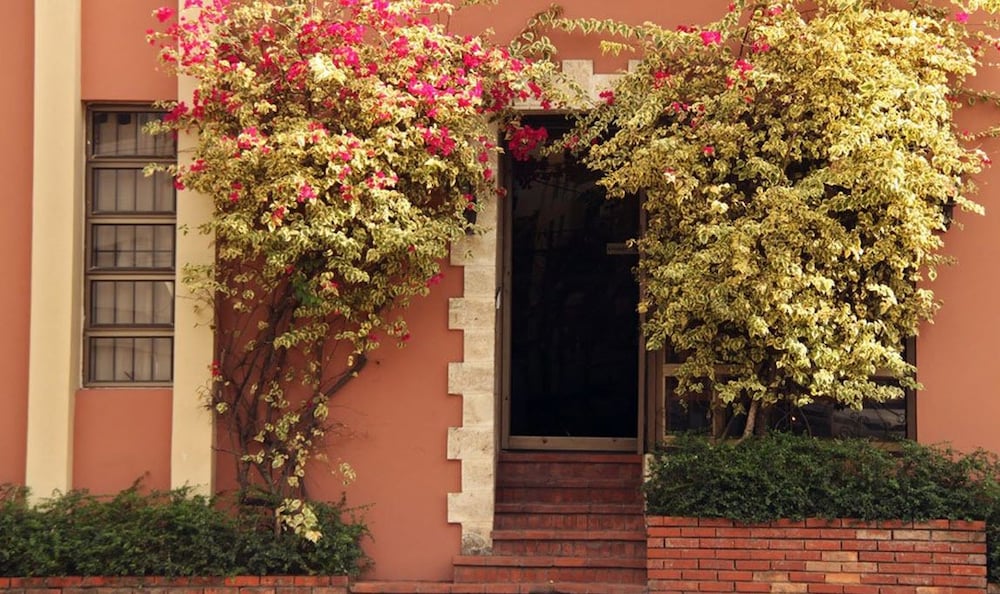 Hotel Aparta Hotel Turey - Image 1