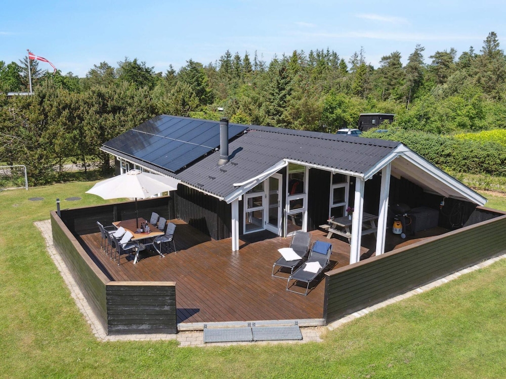 5 Star Holiday Home in Hals