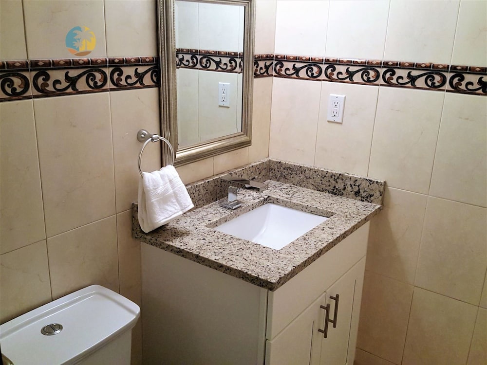 Cozy 2 Bedroom With Ocean Views - 510