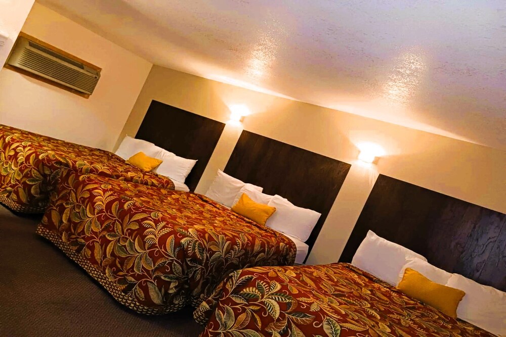 HomeTown Inn By OYO Lakin, KS