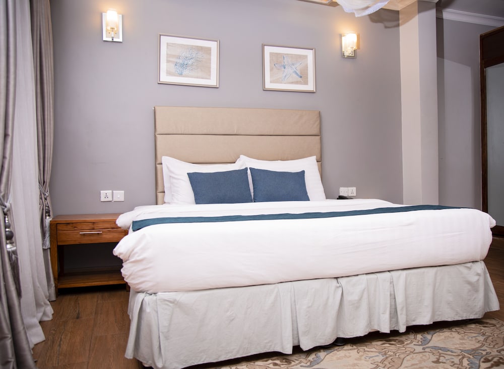 Best Western Jangwani Sea Breeze Hotel