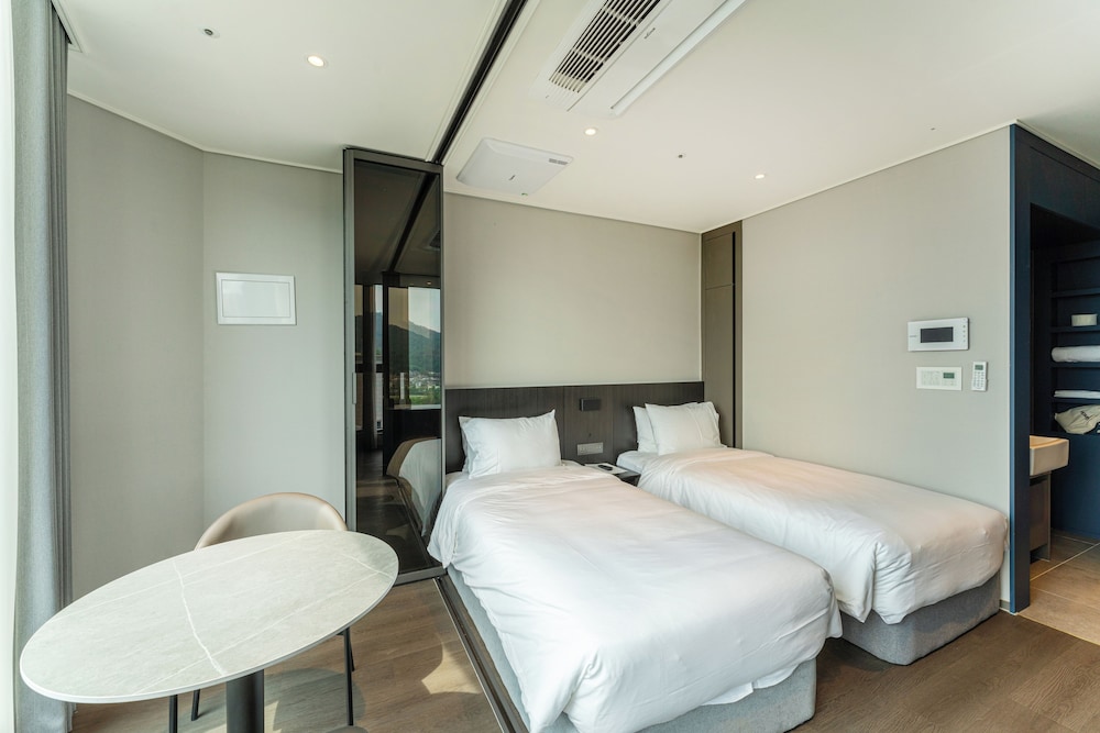 HOMES Stay MyeongDong 5