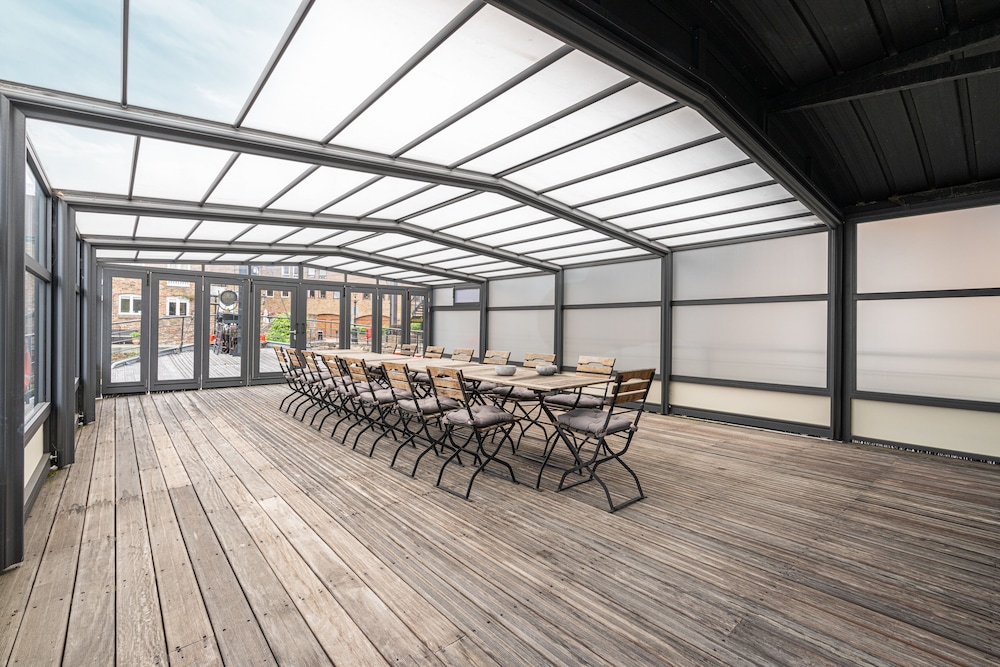 outdoor bbq area