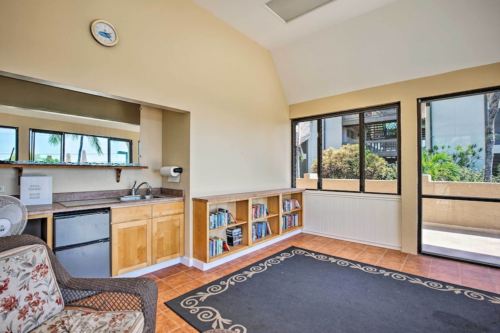 Penthouse Condo in Kona Pacific w/ Ocean Views! view 5