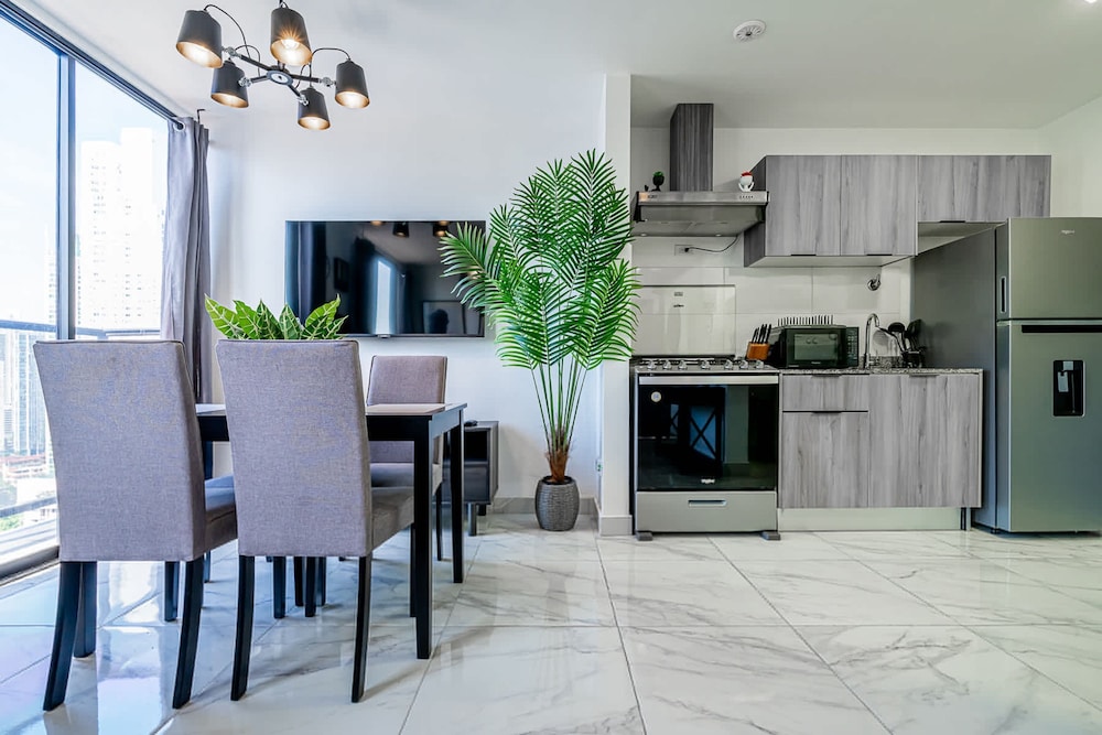 w Brilliant 1BR w Beautiful View in Calle 50