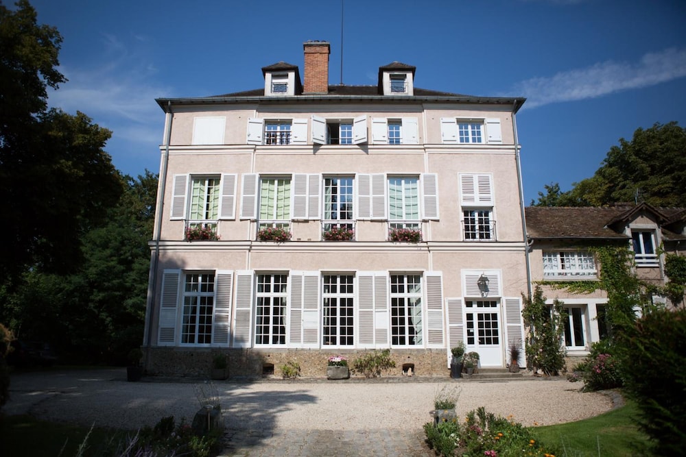 Le Château de la Vierge