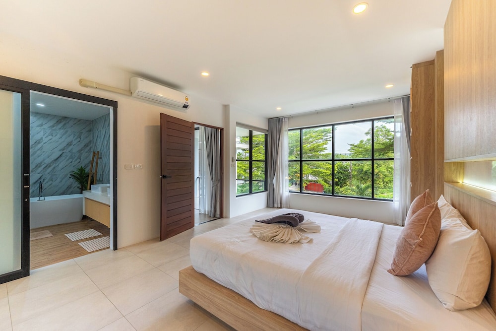 One of Phukets Best Villas V212